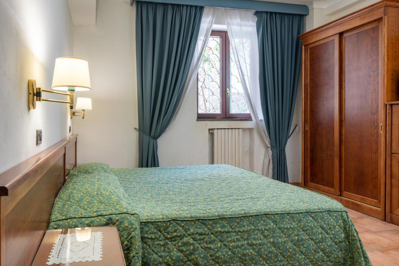 Hotel Montana SantʼAgata sui Due Golfi Zewnętrze zdjęcie