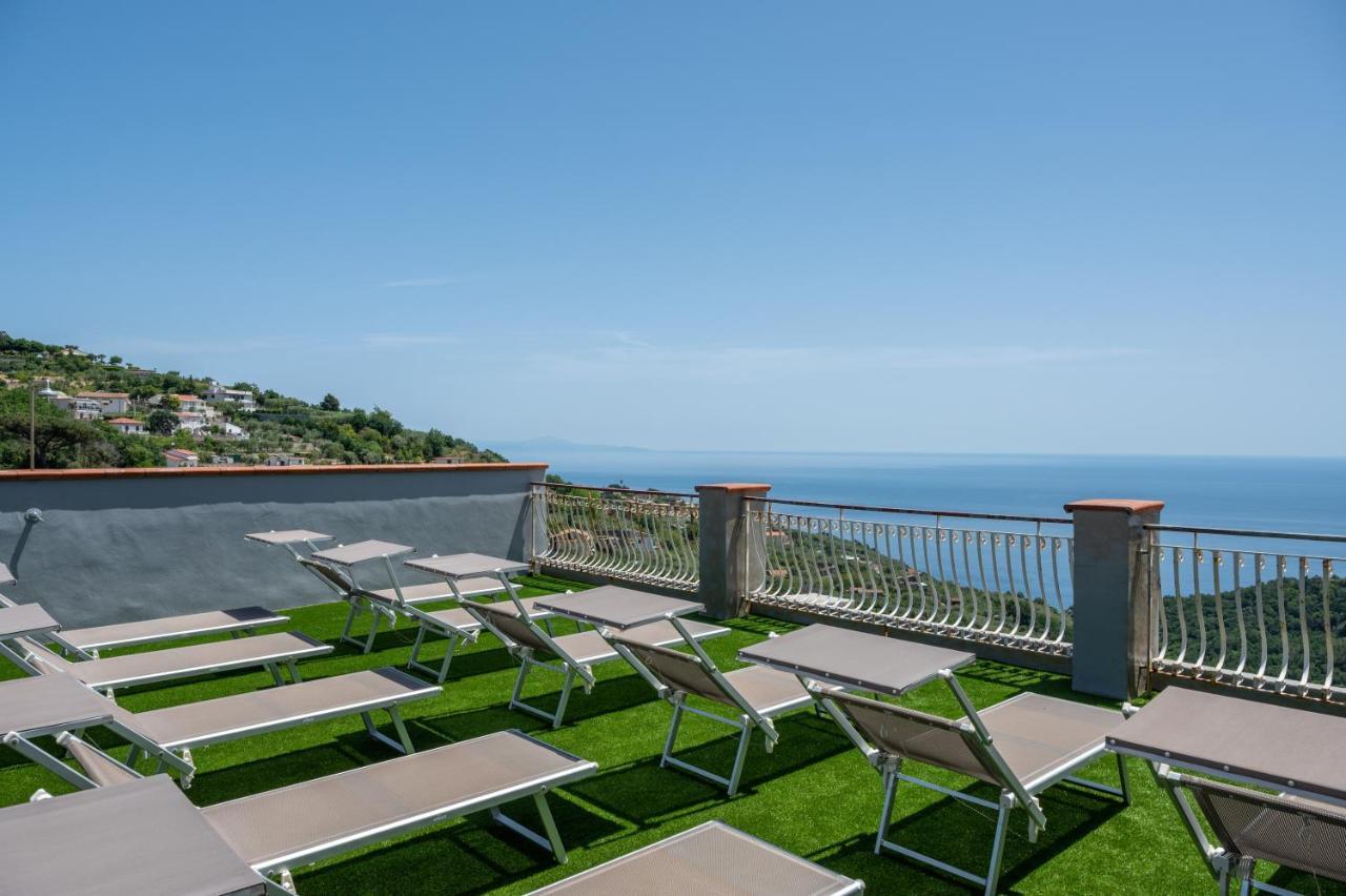 Hotel Montana SantʼAgata sui Due Golfi Zewnętrze zdjęcie