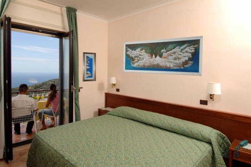 Hotel Montana SantʼAgata sui Due Golfi Zewnętrze zdjęcie