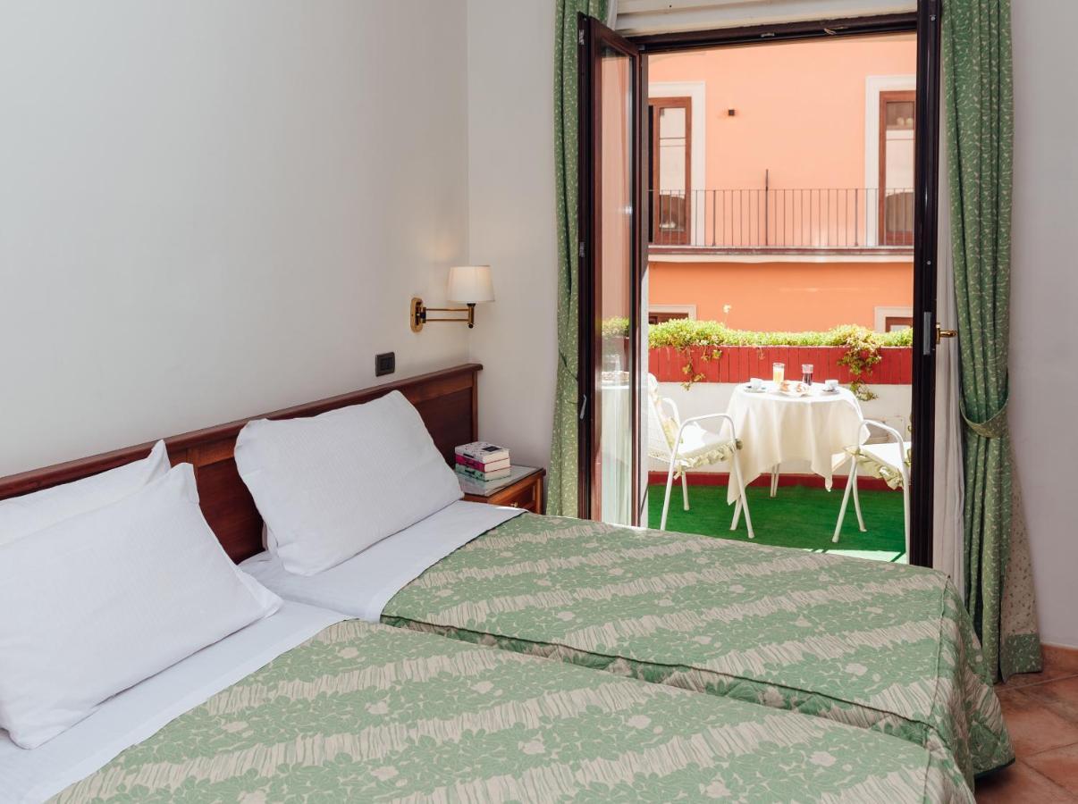 Hotel Montana SantʼAgata sui Due Golfi Zewnętrze zdjęcie