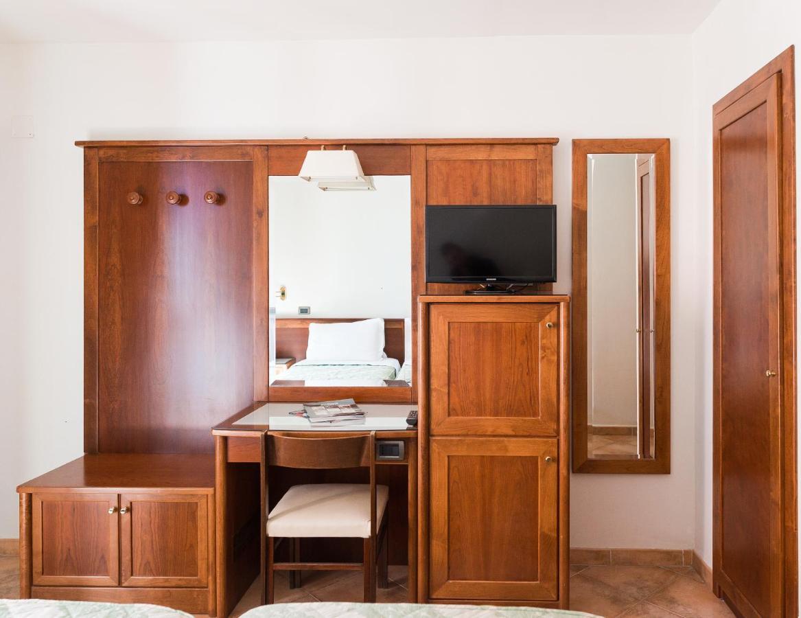 Hotel Montana SantʼAgata sui Due Golfi Zewnętrze zdjęcie