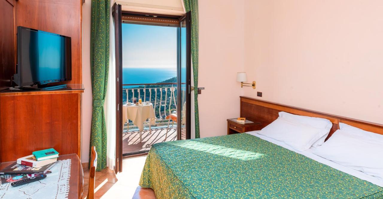 Hotel Montana SantʼAgata sui Due Golfi Zewnętrze zdjęcie