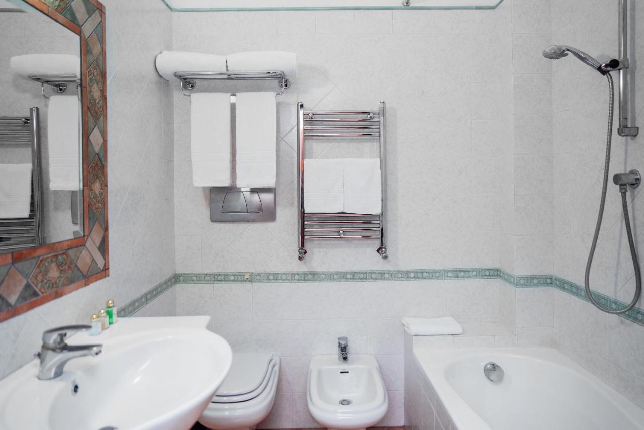 Hotel Montana SantʼAgata sui Due Golfi Zewnętrze zdjęcie